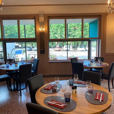 Hotel-Restaurant Les Trois Maures Verdun-sur-le-Doubs Exteriör bild